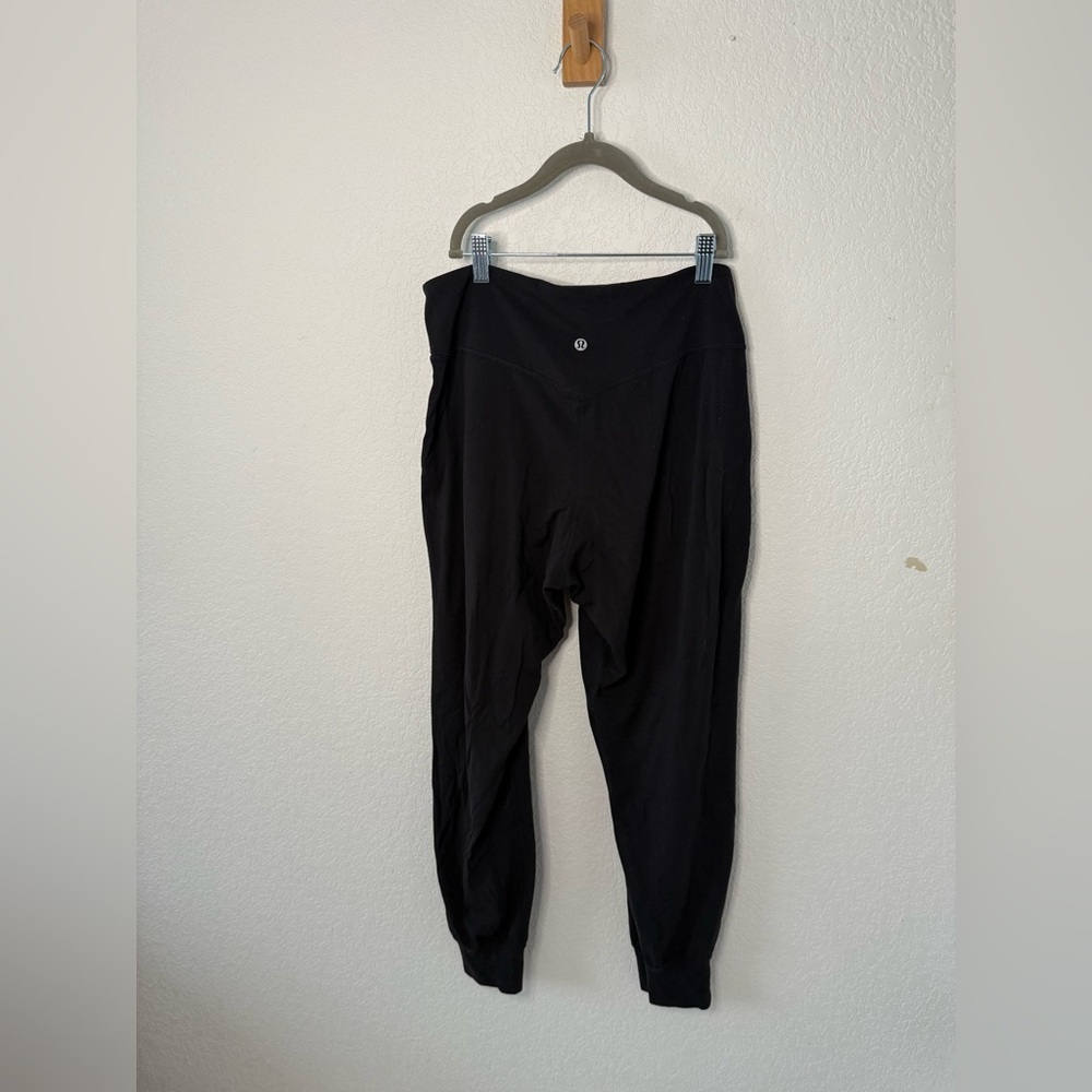 Black Lululemon align Joggers